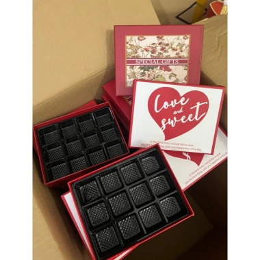 Set hộp cứng đựng socola bonbon 8-9-12 ô kèm túi - sang trọng, giảm còn 32.800₫ 2