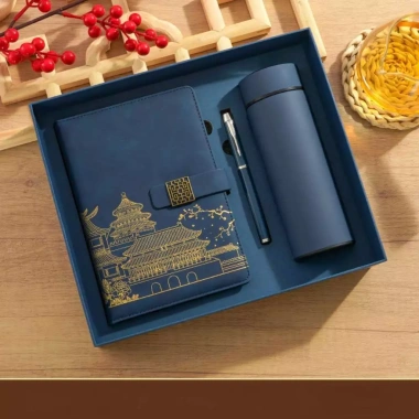 Sét hộp quà tặng sổ da cao cấp A5 sang trọng kèm bút và bình giữ nhiệt tiện dụng Giá ưu đãi 322.000₫ 2