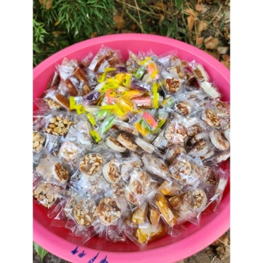 Set Kẹo Tết Miền Tây 1kg Mix Ngẫu Nhiên Trên 15 Loại, Giá Ưu Đãi 110.000₫ 8 Set Kẹo Tết Miền Tây 1kg Mix Ngẫu Nhiên Trên 15 Loại, Giá Ưu Đãi 110.000₫ 8