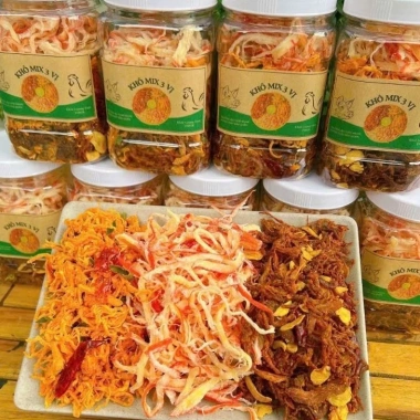 Set khô mix 3 vị gà, heo, mực hấp nước dừa 350g - Giá ưu đãi 99.000đ