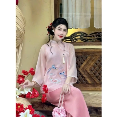 Set lam nữ áo tay lửng cổ trụ ren thêu hoa lạc 2 lớp cao cấp đính ngọc + quần dài suông rộng – Giá Tết 235.060đ 4 Set lam nữ áo tay lửng cổ trụ ren thêu hoa lạc 2 lớp cao cấp đính ngọc + quần dài suông rộng – Giá Tết 235.060đ 4