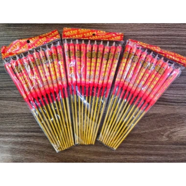Sét nến cây, nến que đi mộ thân thiện môi trường - chắn gió không cần đế, 25.000₫ 5 Sét nến cây, nến que đi mộ thân thiện môi trường - chắn gió không cần đế, 25.000₫ 5