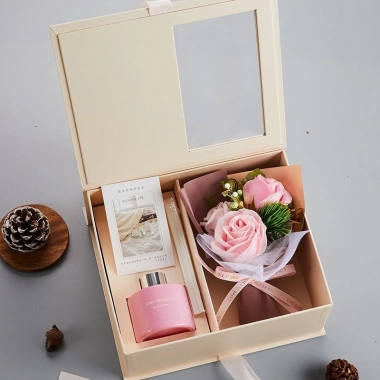 Set quà 20/10 tinh dầu khuếch tán + bó hoa sang trọng QT01 - Giá ưu đãi 128k 5