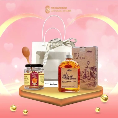 Set quà 8/3 Saffron ngâm mật ong + đông trùng, kèm thìa gỗ - Giá ưu đãi 699.000đ Set quà 8/3 Saffron ngâm mật ong + đông trùng, kèm thìa gỗ - Giá ưu đãi 699.000đ