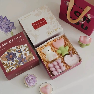 Set Quà Nến Thơm Valentine 8.3 Ngọt Ngào - Quà Tặng 14/2 Tinh Tế, 188.000 VND 6 Set Quà Nến Thơm Valentine 8.3 Ngọt Ngào - Quà Tặng 14/2 Tinh Tế, 188.000 VND 6