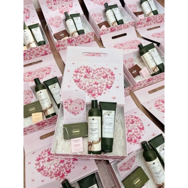 Set quà tặng 20/10 8/3 14/2 - sinh nhật kỷ niệm công ty cưới mẹ vợ - Giá 319.000đ 8 Set quà tặng 20/10 8/3 14/2 - sinh nhật kỷ niệm công ty cưới mẹ vợ - Giá 319.000đ 8