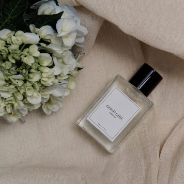 Set Quà Tặng CODEDECO: Tinh Dầu Nước Hoa 50ml, Nến Thơm 105gr, Tinh Dầu 10ml - Chỉ 999k