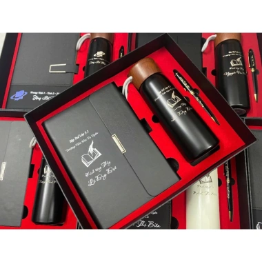 Set quà tặng doanh nghiệp: Sổ tay da + Bình giữ nhiệt nắp gỗ + Bút ký khắc logo - Giảm 20%