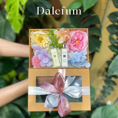 Set quà tặng nước hoa 2 chai 20ml xịt, tinh tế thanh lịch, túi giấy, thiệp, hộp 518.000 VND