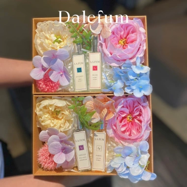 Set quà tặng nước hoa 2 chai 20ml xịt, tinh tế thanh lịch, túi giấy, thiệp, hộp 518.000 VND