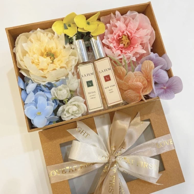Set quà tặng nước hoa 2 chai 20ml xịt, tinh tế thanh lịch, túi giấy, thiệp, hộp 518.000 VND