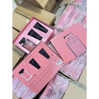 Set quà tặng Nước hoa NA RCISO For Her Eau De Parfum - Chỉ bán auth, giảm còn 1.650.000₫