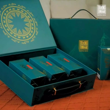 Set Quà Tặng Sâm Ngọc Linh Trường Nhân + Hộp Quai Da - Quà Tết Doanh Nghiệp, Giảm 22% 1.350.000 VND