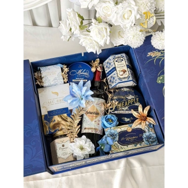 Set quà tết 2.026 Happy New Year mở 2 cánh nam châm hít, hộp xanh dương giảm 22% 5