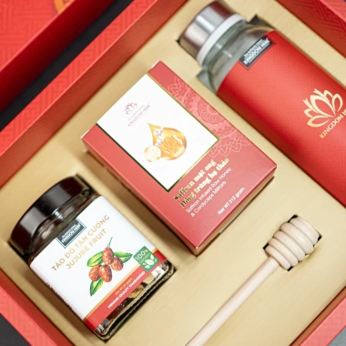 Set quà Tết Kingdom Herb - Hộp quà tặng cao cấp Saffron, Mật ong, Sâm, Đông trùng hạ thảo Giá ưu đãi 665.000₫