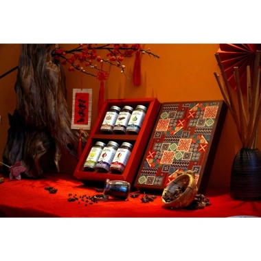 Set Quà Tết VinasaMex Nồng Ấm Vị Mẹ - Quà Tặng Tinh Tế, Hữu Cơ Giá 499k 3 Set Quà Tết VinasaMex Nồng Ấm Vị Mẹ - Quà Tặng Tinh Tế, Hữu Cơ Giá 499k 3