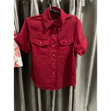 Set sơ mi đỏ hoa Elise size S - Giá ưu đãi 650.000₫, chất liệu thoáng mát, phong cách trẻ trung