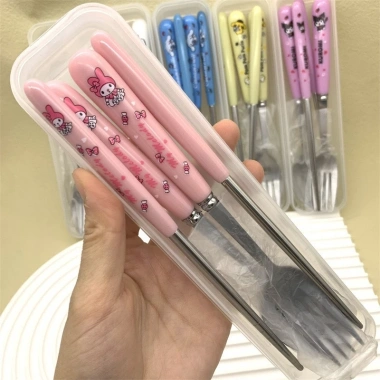 Set Thìa Dũa Dĩa Inox Hoạt Hình kèm Hộp Đựng Bộ 3 Món Tiện Lợi Giá Rẻ 22.000 9 Set Thìa Dũa Dĩa Inox Hoạt Hình kèm Hộp Đựng Bộ 3 Món Tiện Lợi Giá Rẻ 22.000 9