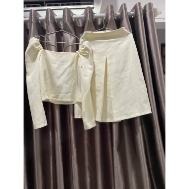 Set thiết kế thanh lý size S eo 69 - Giá 850.000đ, giảm từ 1.088.000đ, quay về