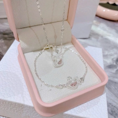 Set trang sức bạc nữ CHY SILVER thiên nga hồng đuôi cao - Bạc thật, giá 360k 3 Set trang sức bạc nữ CHY SILVER thiên nga hồng đuôi cao - Bạc thật, giá 360k 3