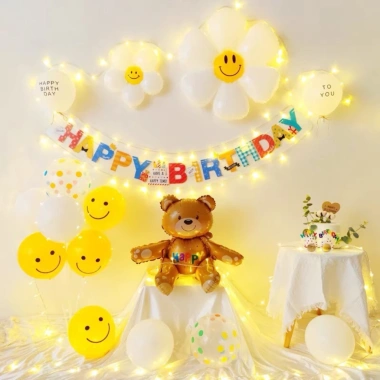 Set Trang Trí Sinh Nhật Cực Xinh Kèm Đèn LED - Giá Ưu Đãi 136.500 VND 3 Set Trang Trí Sinh Nhật Cực Xinh Kèm Đèn LED - Giá Ưu Đãi 136.500 VND 3