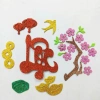 Set trang trí Tết chữ xốp kim tuyến, dây xu đào rời hồng, phụ kiện bánh chưng, lồng đèn, én, thỏi vàng – giá 18.450₫ 2