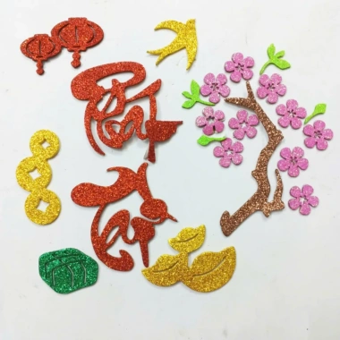 Set trang trí Tết chữ xốp kim tuyến, dây xu đào rời hồng, phụ kiện bánh chưng, lồng đèn, én, thỏi vàng – giá 18.450₫ 6