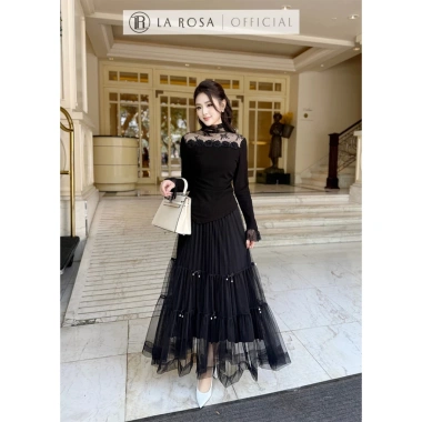 Set Váy La Rosa Áo Len Lệch Vạt Ren Hoa Đính, Chân Váy Xếp Ly Dài Tôn Dáng 199k