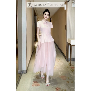 Set Váy La Rosa - Áo Sơ Mi Cổ Nơ + Chân Váy Lưới Tôn Dáng, Giá ưu đãi 823.600₫ 4