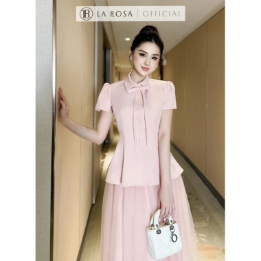 Set Váy La Rosa - Áo Sơ Mi Cổ Nơ + Chân Váy Lưới Tôn Dáng, Giá ưu đãi 823.600₫ 5