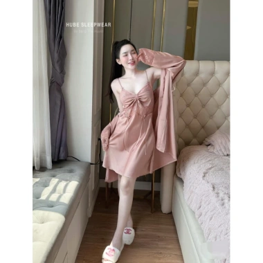 Set Váy Ngủ Cao Cấp Xíu Sleepwear - Áo Choàng Lụa Ren Dây Buộc, Giá 495.000 2 Set Váy Ngủ Cao Cấp Xíu Sleepwear - Áo Choàng Lụa Ren Dây Buộc, Giá 495.000 2