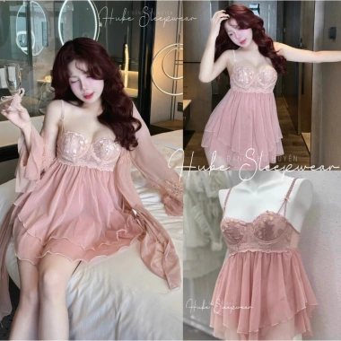 Set Váy Ngủ Hube Sleepwear - Áo Choàng Lụa Voan, Hoa Thêu Nổi, Gọng Ngực Hai Dây Set Váy Ngủ Hube Sleepwear - Áo Choàng Lụa Voan, Hoa Thêu Nổi, Gọng Ngực Hai Dây