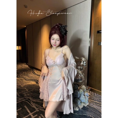 Set Váy Ngủ Lụa Ren Eo Xoè, Áo Choàng Tầng Bèo, Gọng Mút Ngực Cao Cấp - Xíu Sleepwear 395k 4 Set Váy Ngủ Lụa Ren Eo Xoè, Áo Choàng Tầng Bèo, Gọng Mút Ngực Cao Cấp - Xíu Sleepwear 395k 4