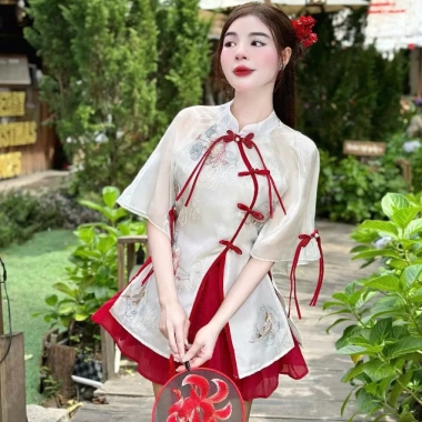 Sét váy Tết thêu cổ tàu, nút 1 bên, tay lững, nơ tà, xẻ dài mix voan tơ xòe + quần, size 1M (38-56kg) - Giá 219.000