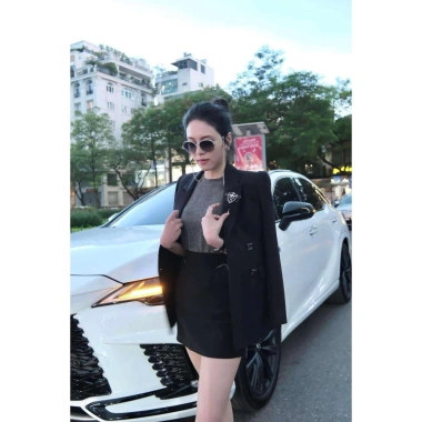 Set vest nữ blazer Adela CHY màu hồng, xanh, đen, trắng, be, chiết eo, đệm vai, chất liệu cao cấp, giảm 1.49tr