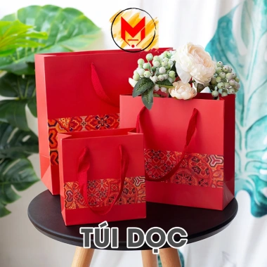 Sỉ 10 Túi Giấy Đựng Quà Tết Họa Tiết Đỏ Cao Cấp – Thổ Cẩm Quai Vải Sang Trọng