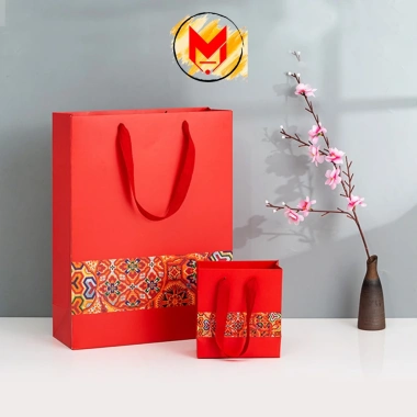 Sỉ 10 Túi Giấy Đựng Quà Tết Họa Tiết Đỏ Cao Cấp – Thổ Cẩm Quai Vải Sang Trọng