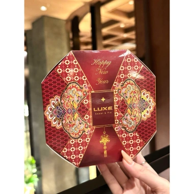Sỉ combo 100c Vỏ hộp giấy bát giác đựng bánh kẹo, trang trí giỏ quà Tết 2.026 giá ưu đãi 324.350 VND