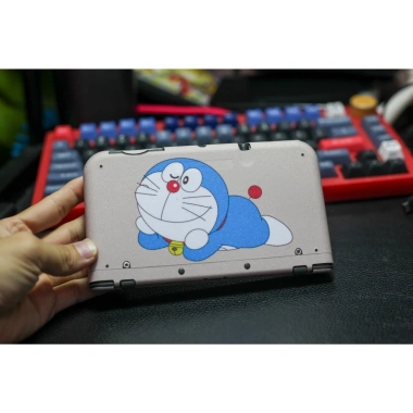 Skin dán Nintendo 2DS, 3DS, 3DS XL, LL, DS Lite, New 3DS - Doraemon, tùy chỉnh - Giá 90.000 VND