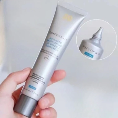Skinceuticals Advanced Brightening UV Defense SPF 50+ 40ml - Kiểm soát dầu thừa, bảo vệ da tối ưu, giảm giá 891k