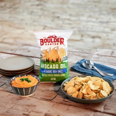Snack khoai tây giòn vị dầu bơ và muối biển Boulder Canyon Avocado Oil Classic 623g - Giảm giá 468.000₫