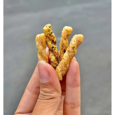 Snack xoắn vị rong biển giòn tan - Giá ưu đãi 99.000đ, chỉ 123.750đ