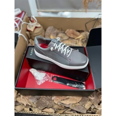 Sneakers CODE By Gentry Da Thật Dây Co Dãn Tiện Lợi - Giá ưu đãi 1.305.000đ