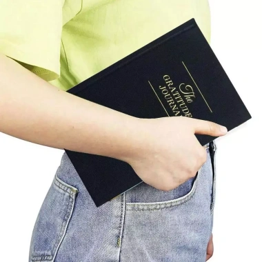 Sổ Tay Gratitude Journal A5 - Tự Kỷ Luật, Đánh Dấu, Trang Lịch, Giấy Dày - Giá 157.788₫