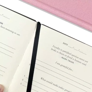 Sổ Tay Gratitude Journal A5 - Tự Kỷ Luật, Đánh Dấu, Trang Lịch, Giấy Dày - Giá 157.788₫ 4 Sổ Tay Gratitude Journal A5 - Tự Kỷ Luật, Đánh Dấu, Trang Lịch, Giấy Dày - Giá 157.788₫ 4