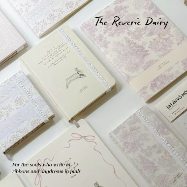 Sổ tay ruột dot grid A5 Vuông Ribbon 2 Crabit Reverie Diary - giảm còn 39.000₫