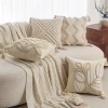 Sofa phòng khách sang trọng, vỏ gối nhẹ, khăn thêu kem, đệm gối lông cừu - 176.419đ