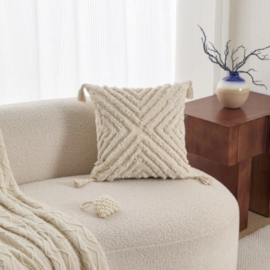 Sofa phòng khách sang trọng, vỏ gối nhẹ, khăn thêu kem, đệm gối lông cừu - 176.419đ