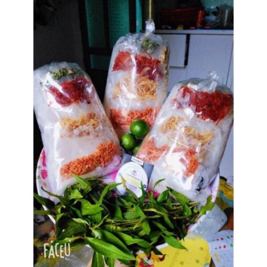 Sợi bánh tráng trộn cắt sẵn 1kg - Giá ưu đãi 39.000đ, thơm ngon, tiện lợi 4 Sợi bánh tráng trộn cắt sẵn 1kg - Giá ưu đãi 39.000đ, thơm ngon, tiện lợi 4