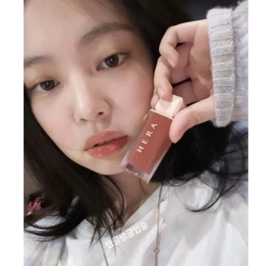 Son Hera Sensual Spicy Nude Gloss vỏ đen mẫu mới 5g - Giá ưu đãi 550.000 đồng